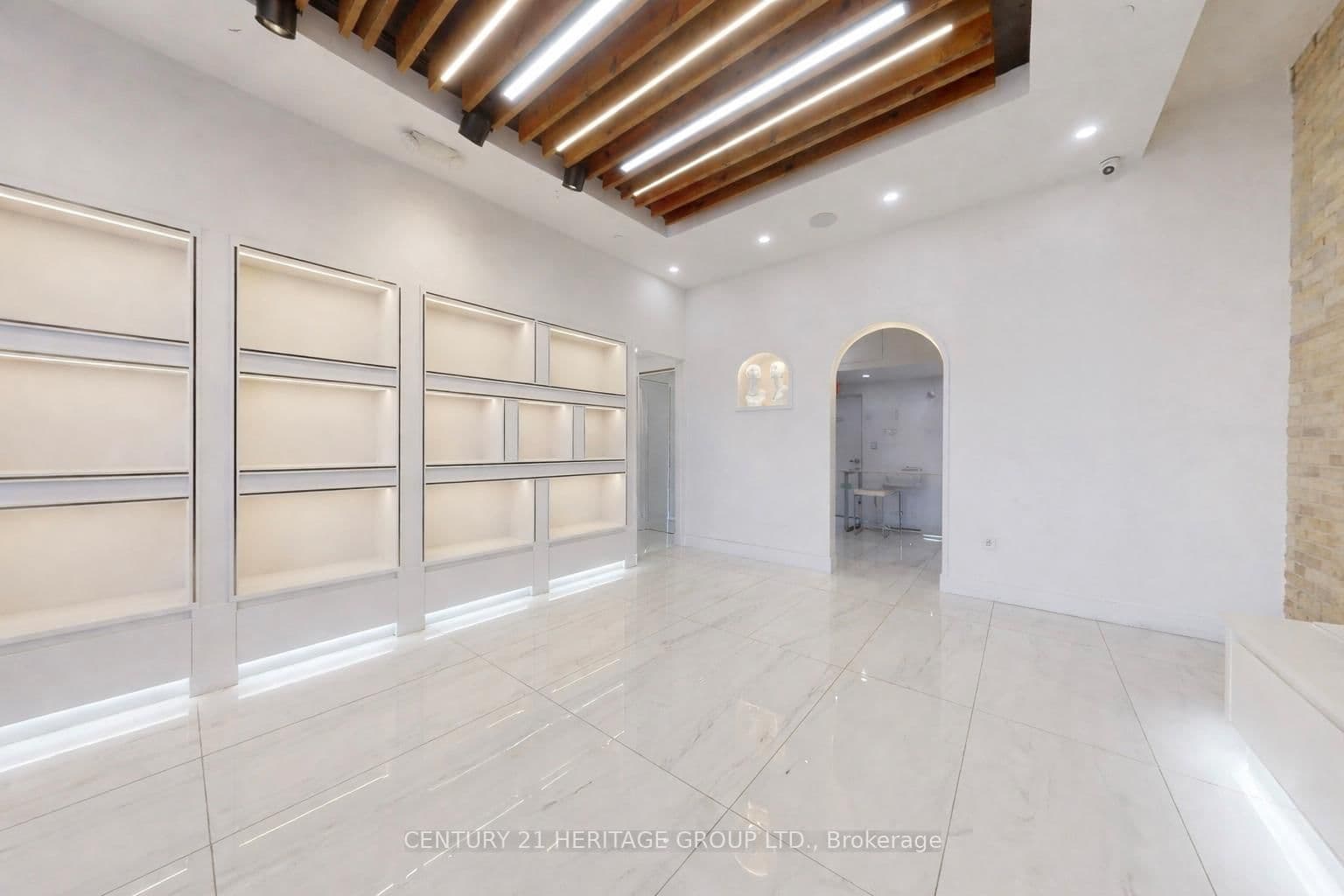 9610 Yonge Street, Unit B3 - Image 1