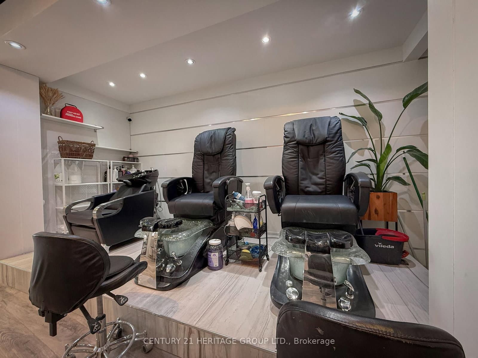 8910 Yonge Street, Unit 9 thumbnail 13