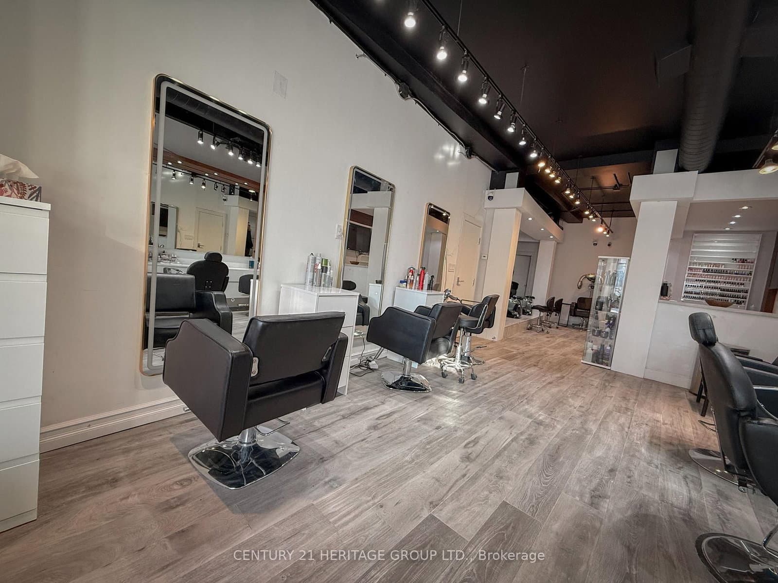 8910 Yonge Street, Unit 9 thumbnail 4