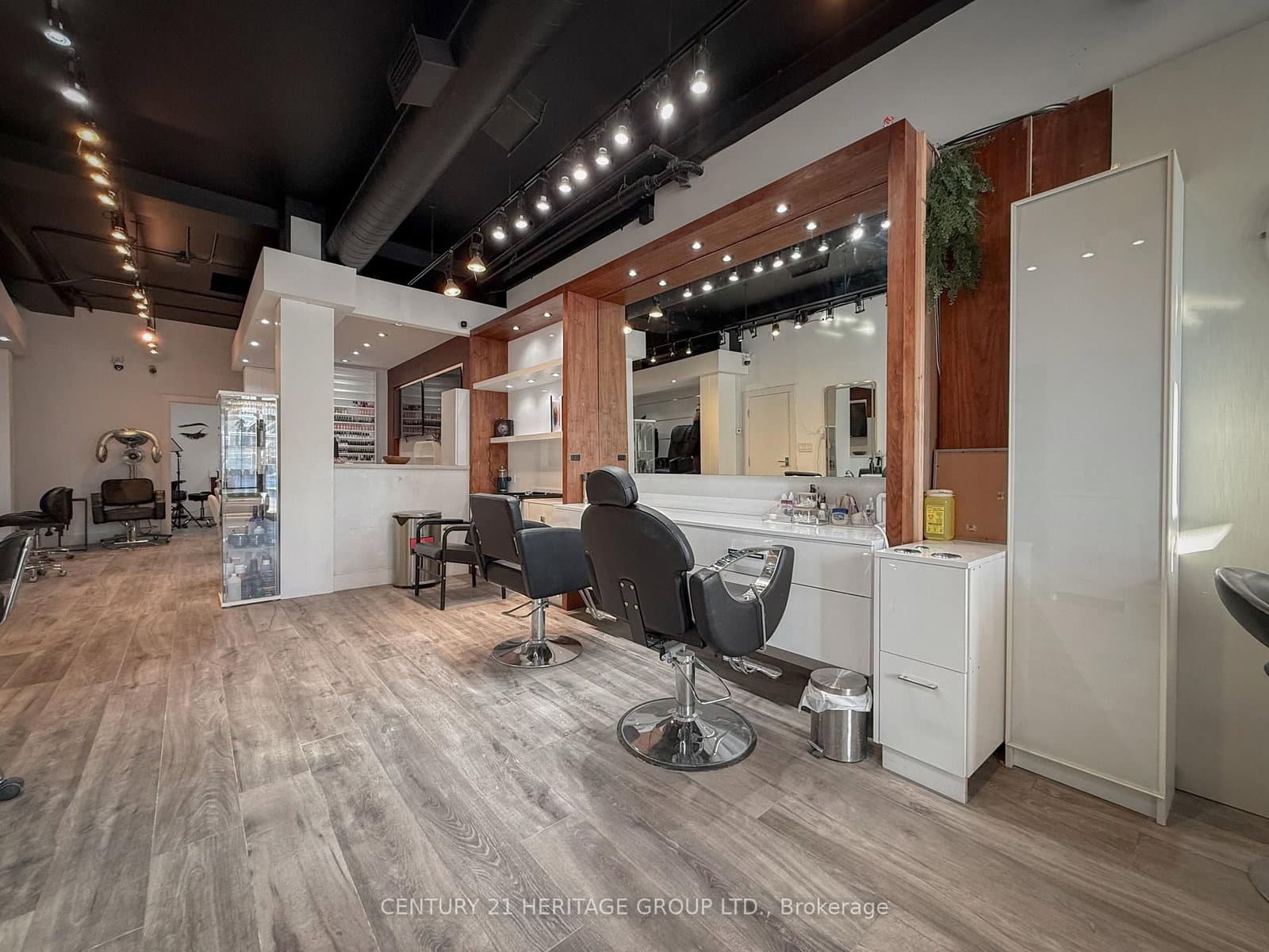 8910 Yonge Street, Unit 9 thumbnail 5