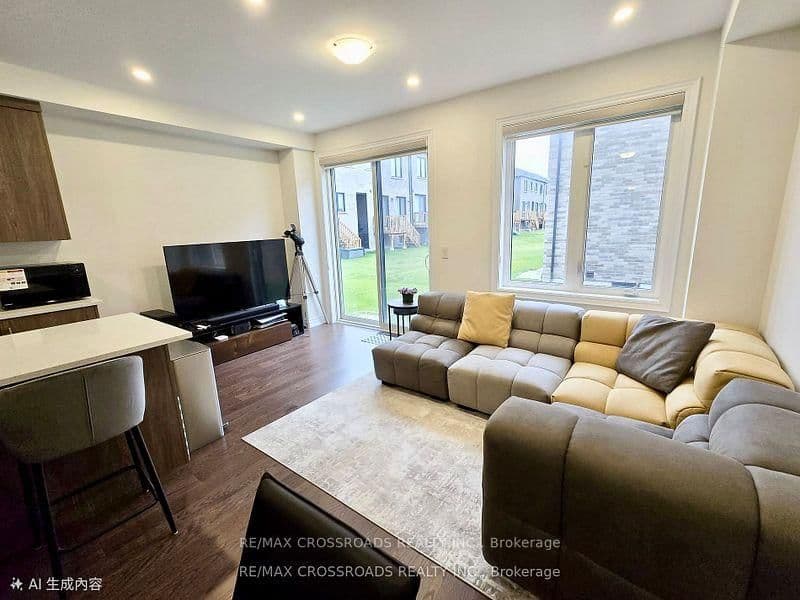 12 SCHMELTZER Crescent thumbnail 3
