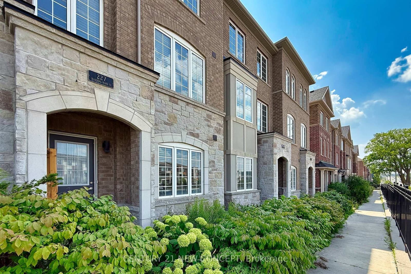 227 Harding Park Street - Image 1