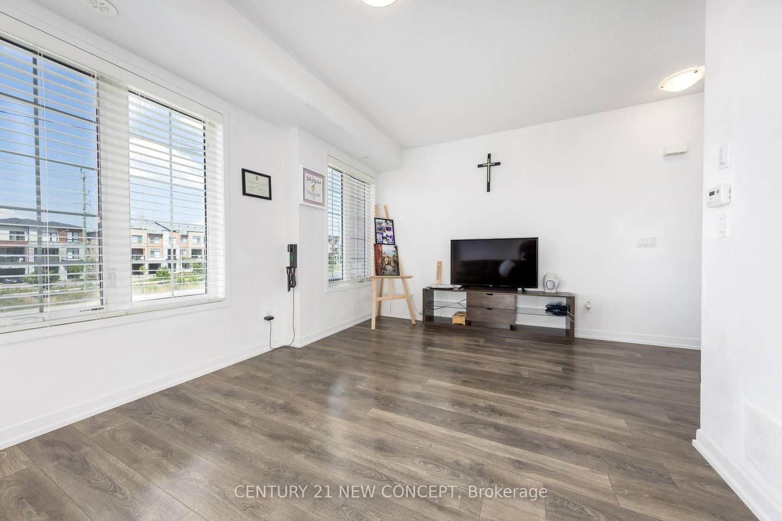 227 Harding Park Street thumbnail 9