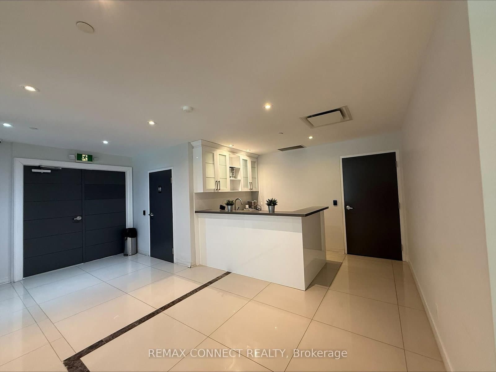 290 Caldari Road, Unit 8 thumbnail 3
