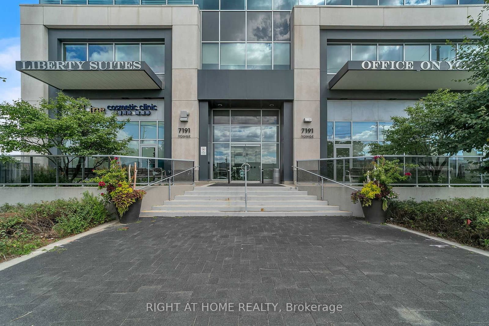 7191 Yonge Street, Unit 115/116 thumbnail 13