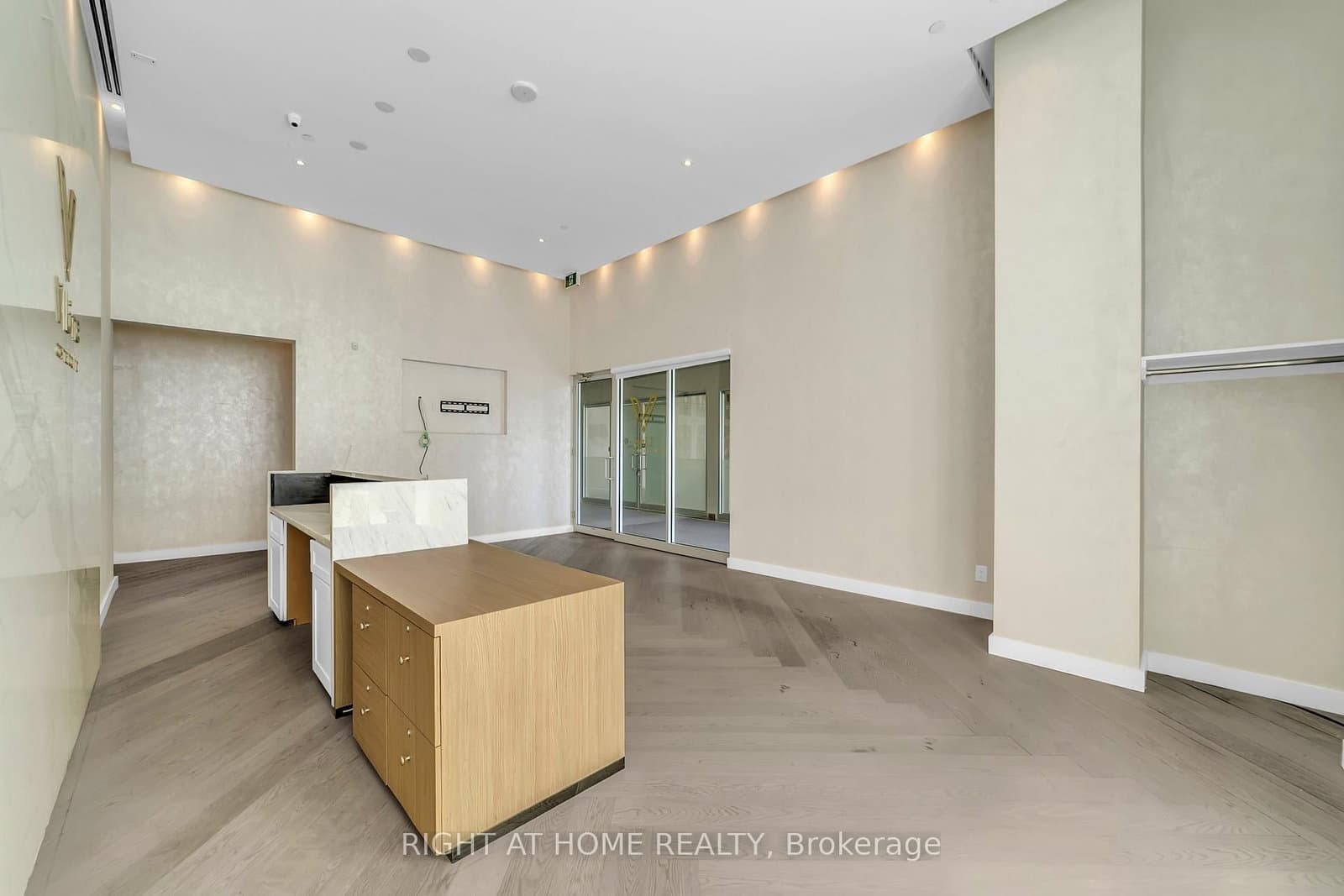 7191 Yonge Street, Unit 115/116 thumbnail 2