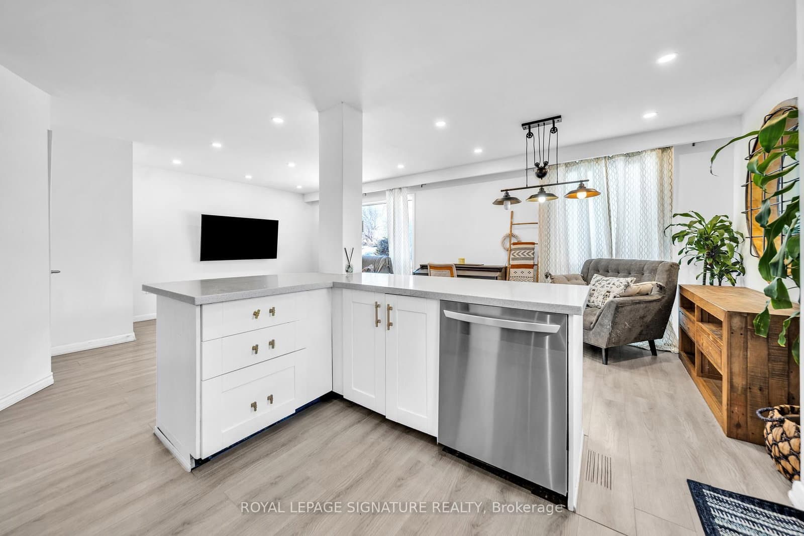 21 Huron Court thumbnail 17