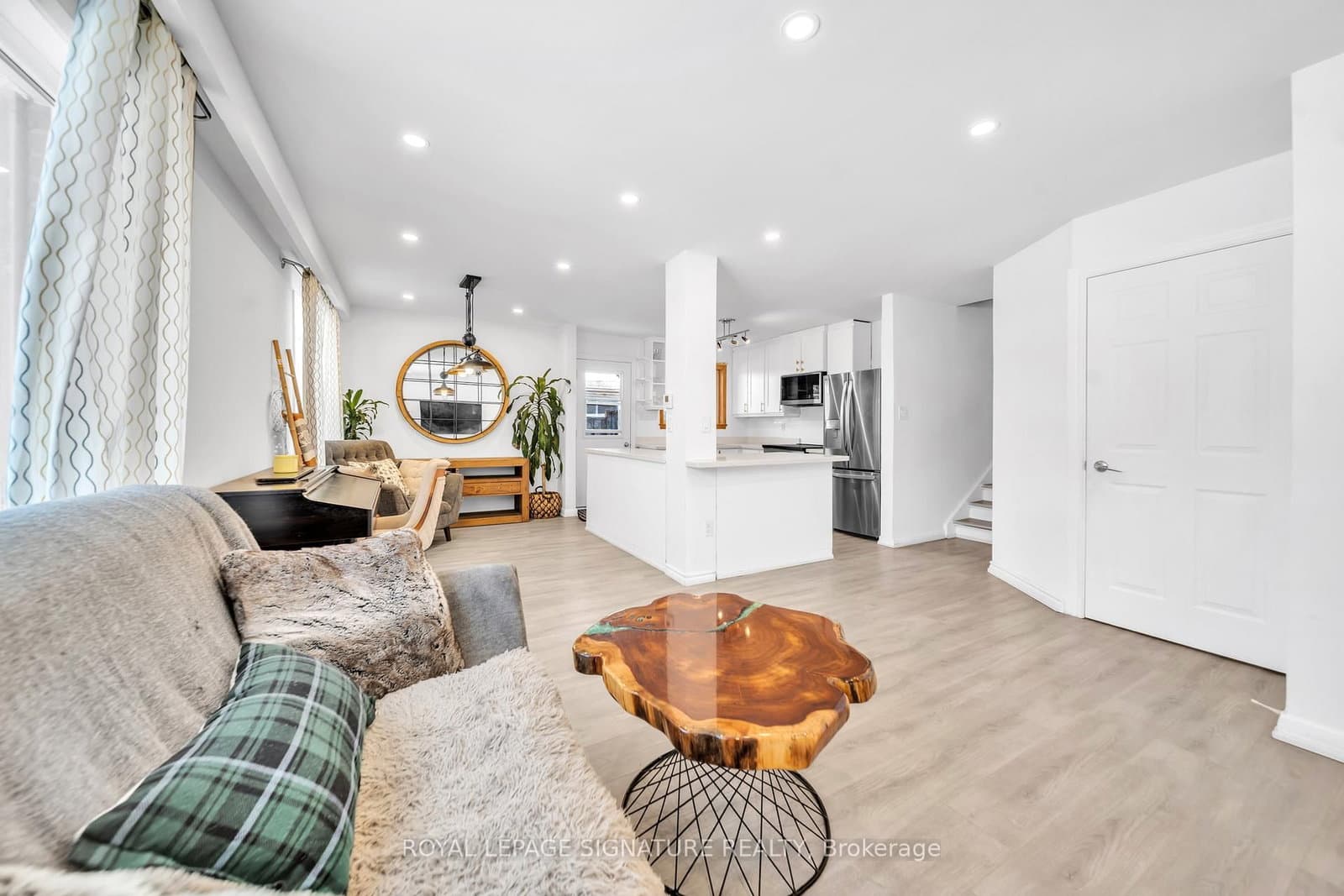 21 Huron Court thumbnail 9