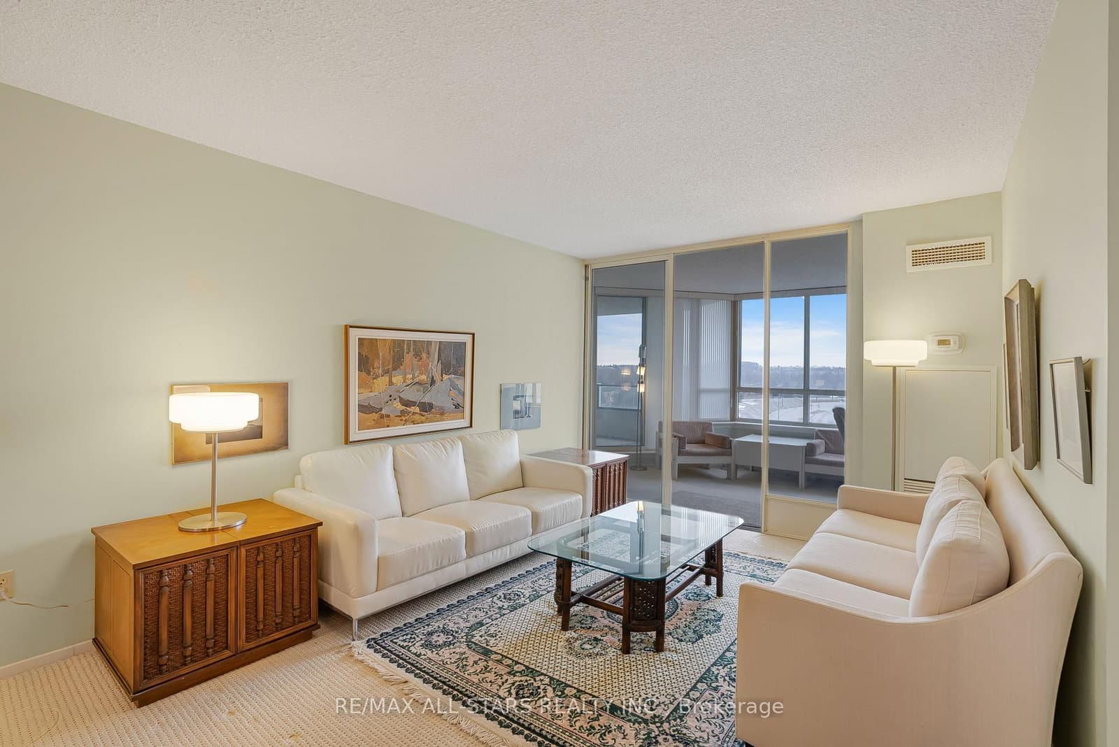 25 Austin Drive, Unit 817 thumbnail 3