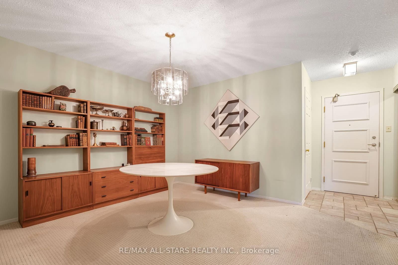25 Austin Drive, Unit 817 thumbnail 7