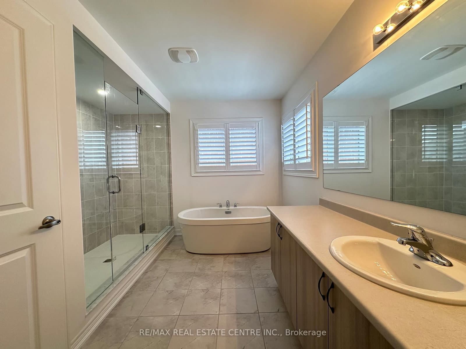 70 Wakefield Boulevard thumbnail 18