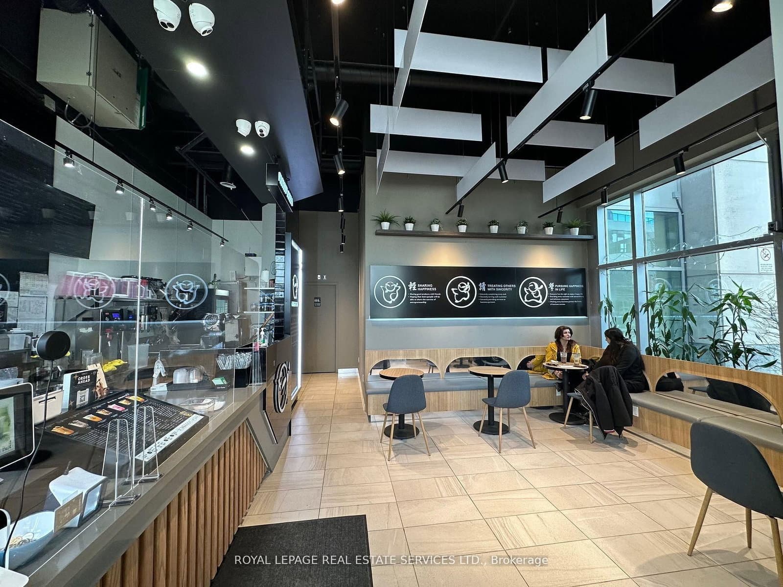 7163 Yonge Street, Unit 101 thumbnail 10