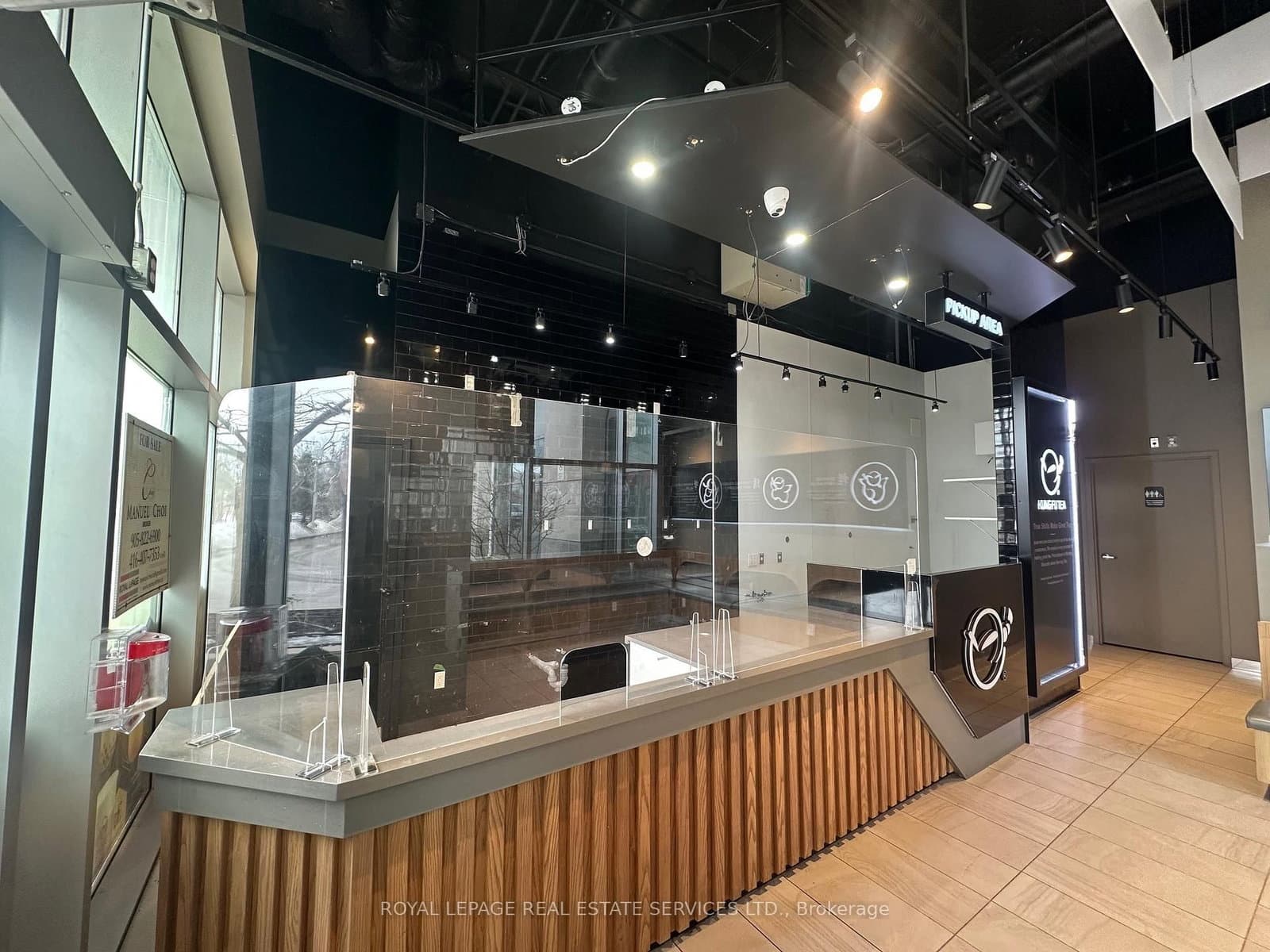 7163 Yonge Street, Unit 101 thumbnail 11