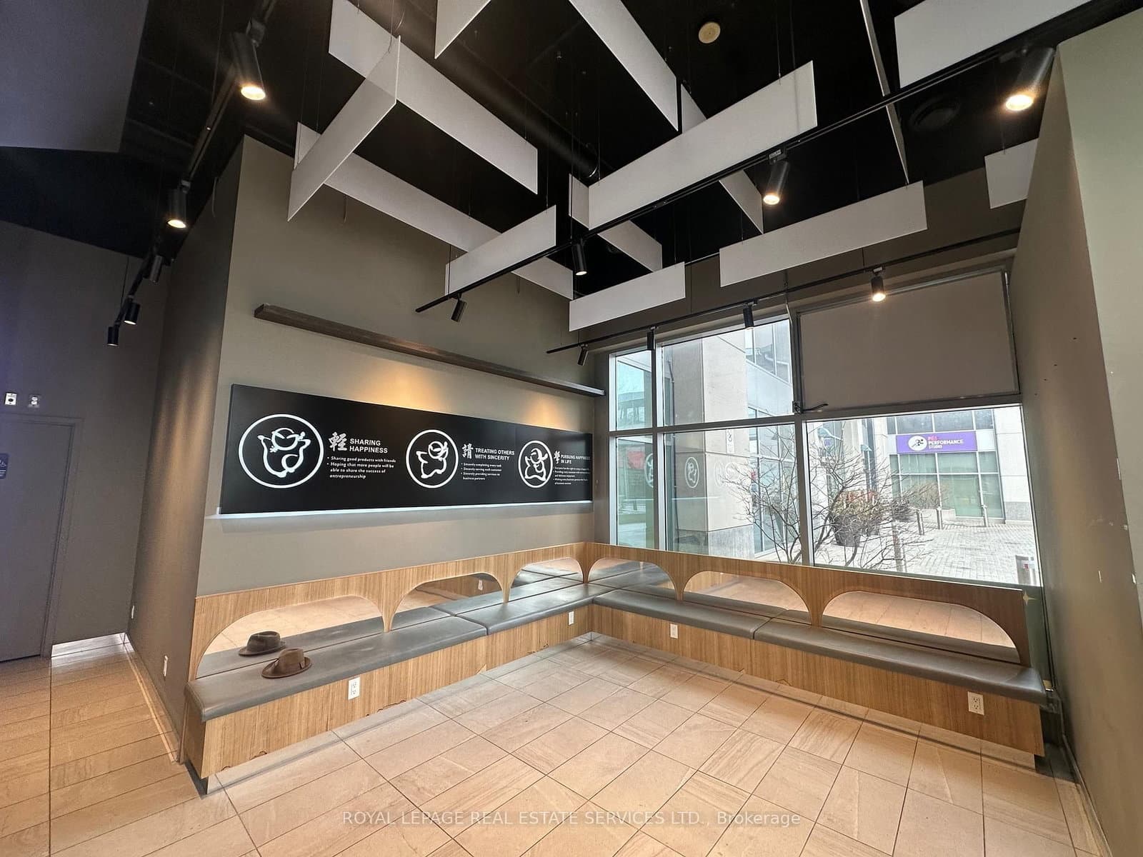 7163 Yonge Street, Unit 101 thumbnail 13
