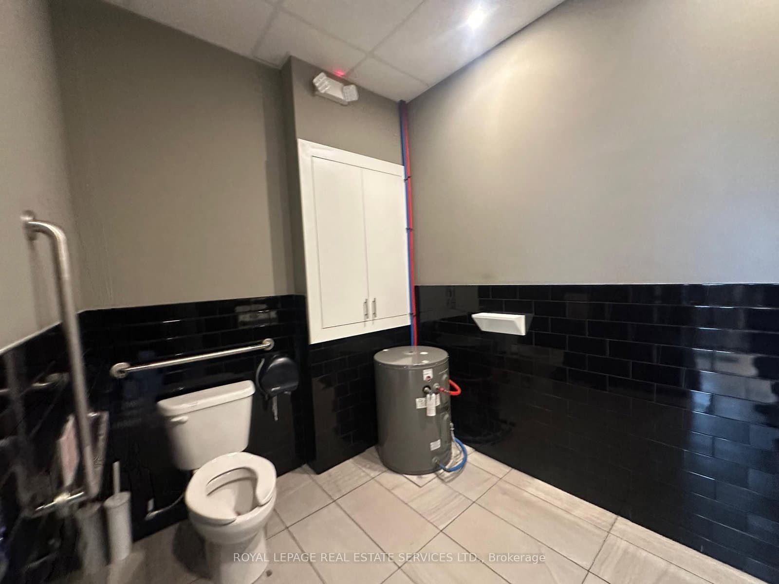 7163 Yonge Street, Unit 101 thumbnail 18