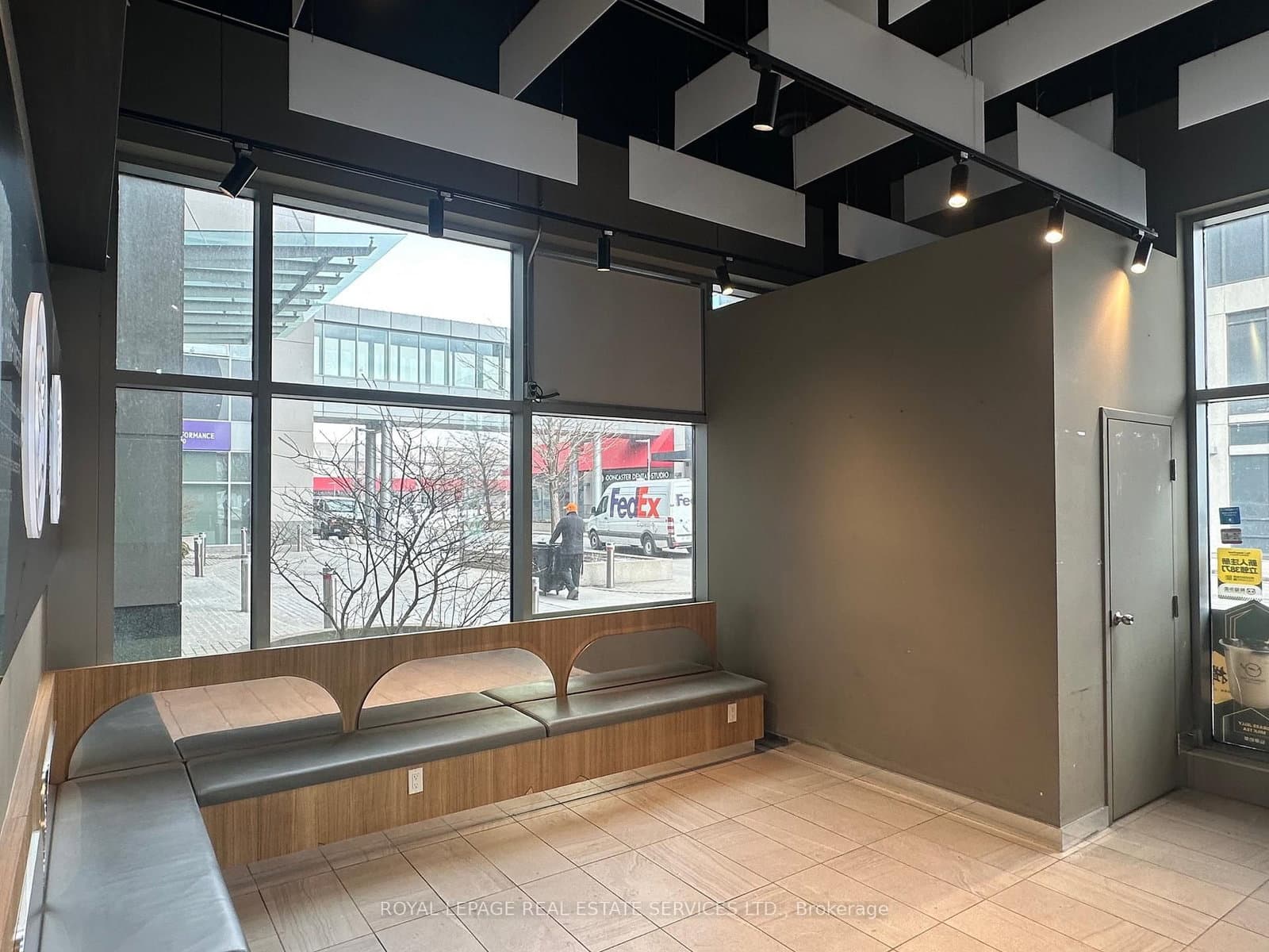 7163 Yonge Street, Unit 101 thumbnail 21