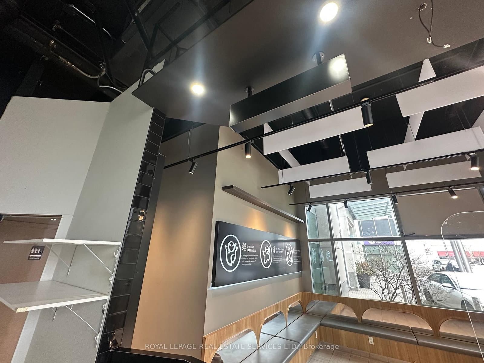 7163 Yonge Street, Unit 101 thumbnail 28