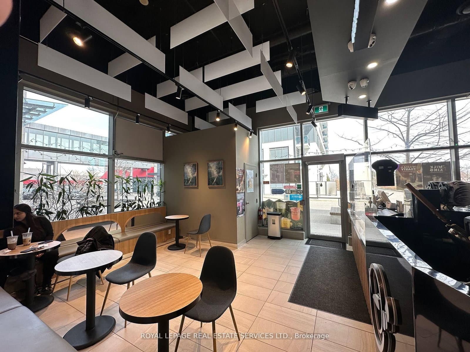 7163 Yonge Street, Unit 101 thumbnail 6