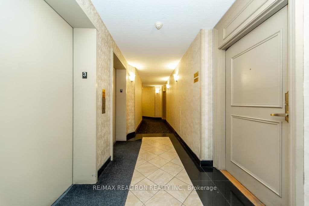 5 Emerald Lane, Unit 306 thumbnail 9