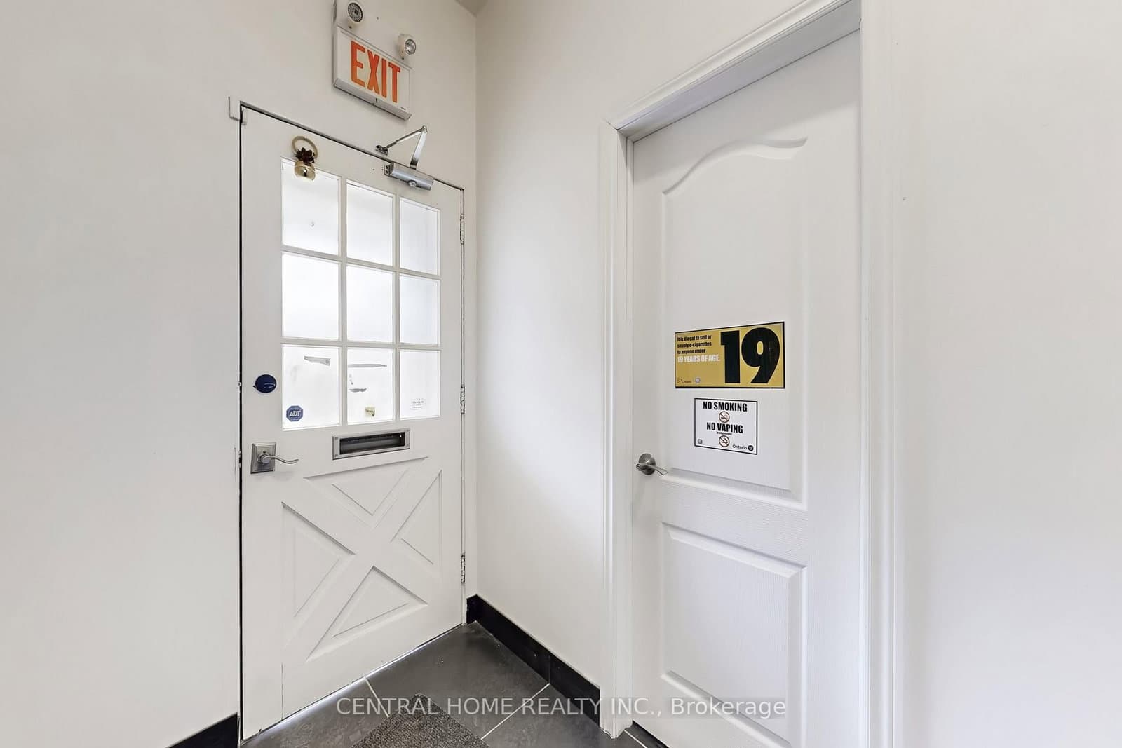 15231 Yonge Street thumbnail 28