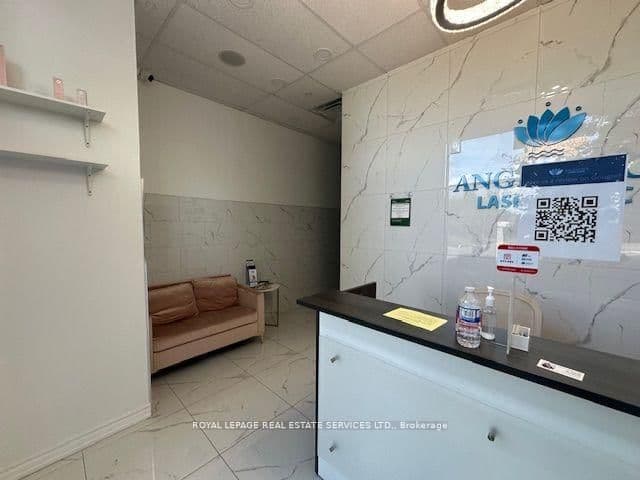 7163 Yonge Street, Unit 102 thumbnail 13