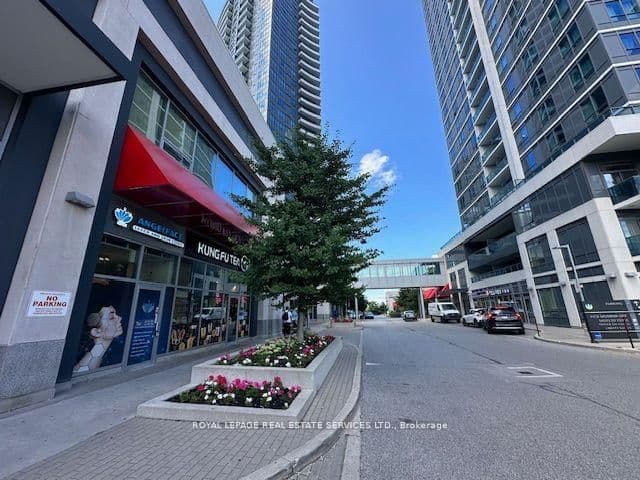 7163 Yonge Street, Unit 102 thumbnail 2
