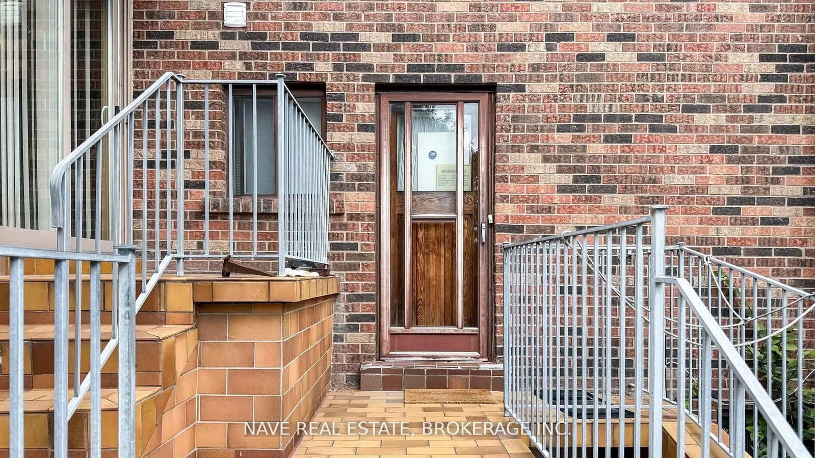 9747 Bathurst Street thumbnail 16