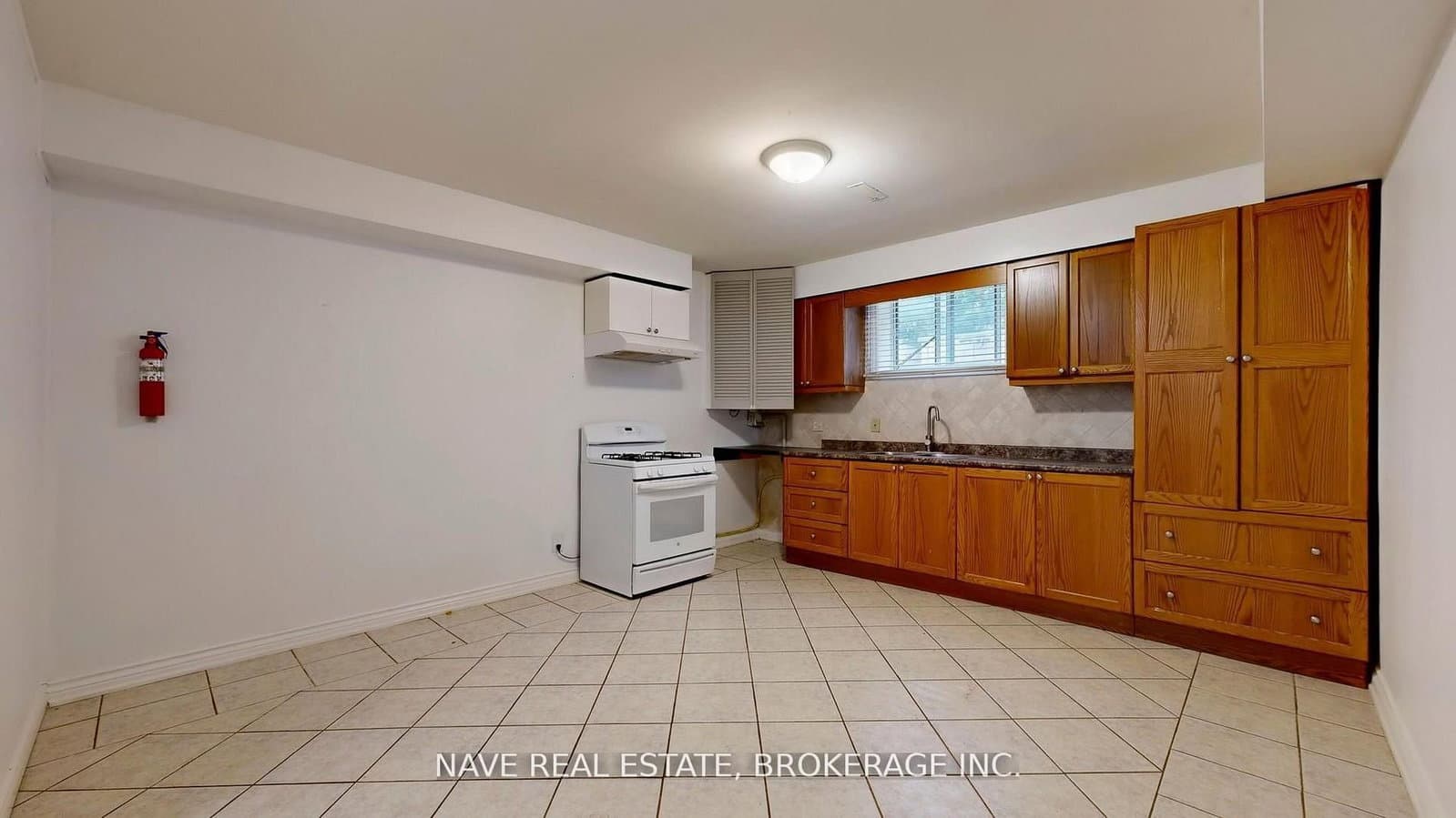 9747 Bathurst Street thumbnail 28