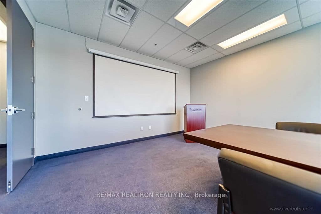 7191 Yonge Street, Unit 512 thumbnail 17