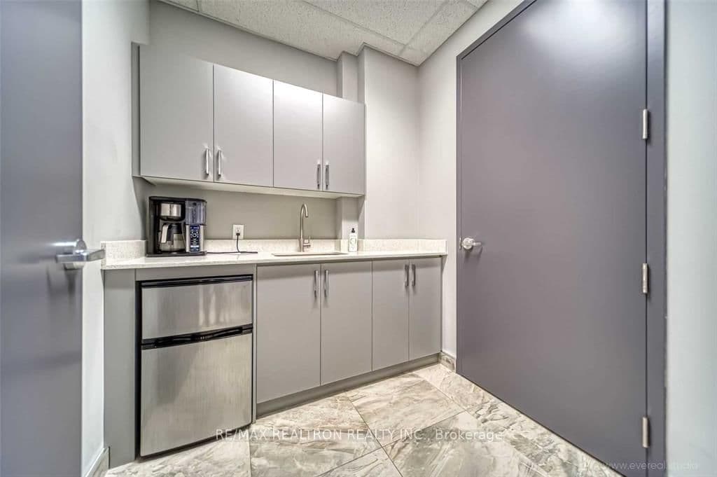 7191 Yonge Street, Unit 512 thumbnail 21