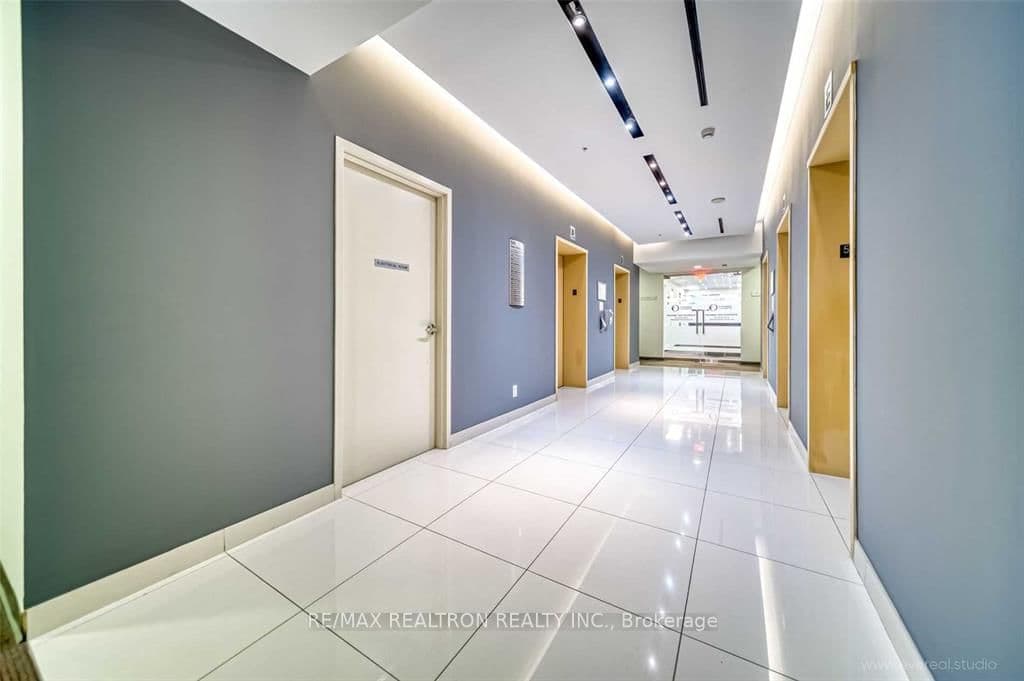 7191 Yonge Street, Unit 512 thumbnail 6