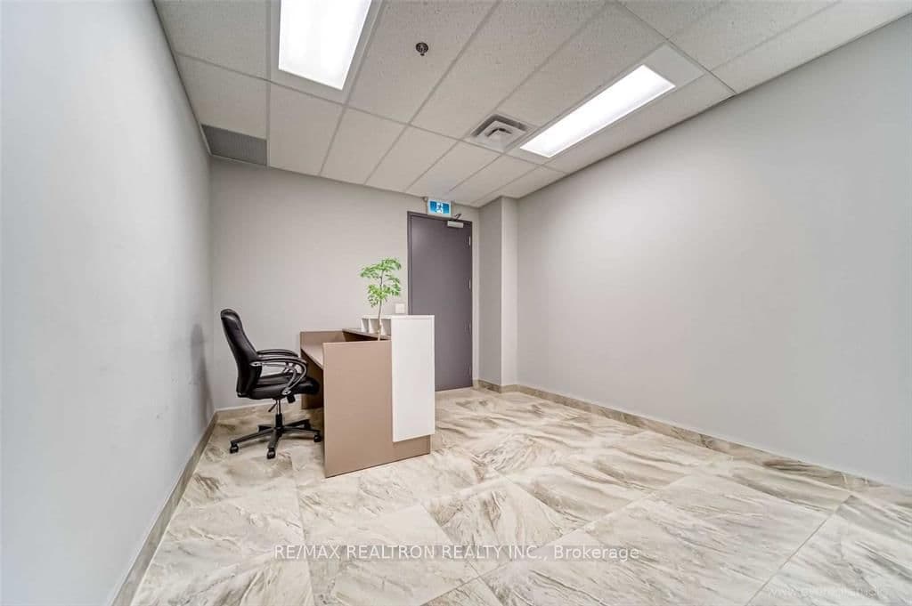 7191 Yonge Street, Unit 512 thumbnail 9