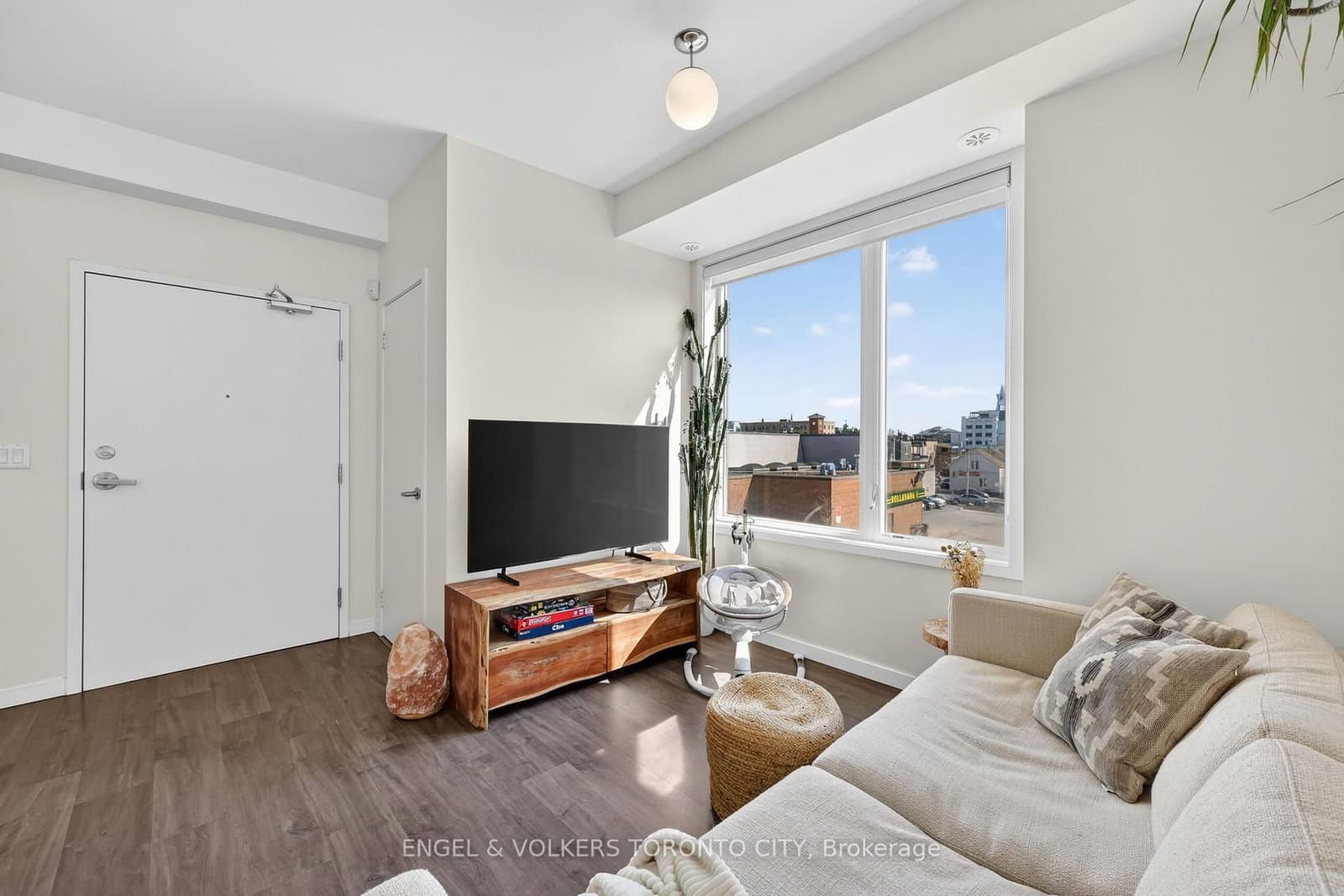 300 Alex Gardner Circle, Unit 42 thumbnail 3