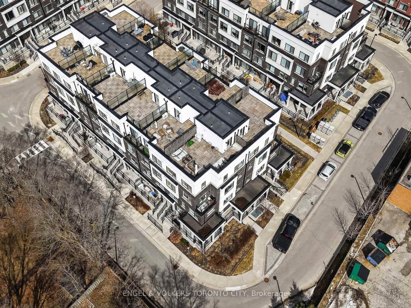 300 Alex Gardner Circle, Unit 42 thumbnail 48
