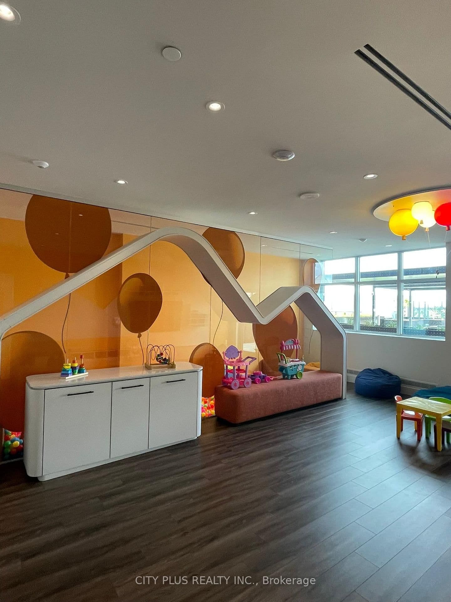 50 Upper Mall Way, Unit B-2609 thumbnail 17