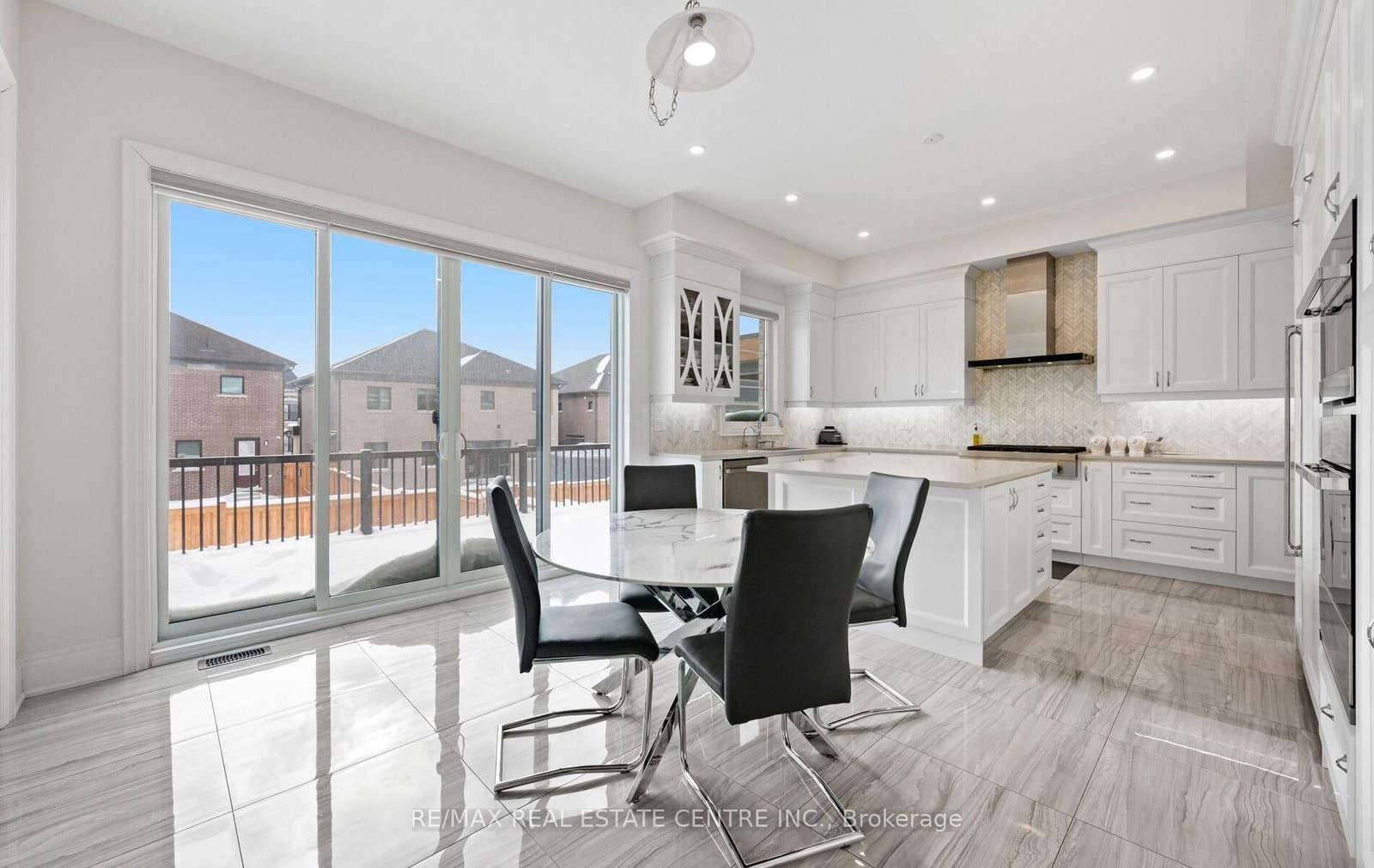 160 Wainfleet Crescent thumbnail 18