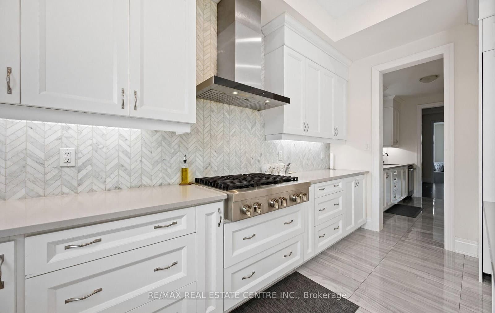 160 Wainfleet Crescent thumbnail 25
