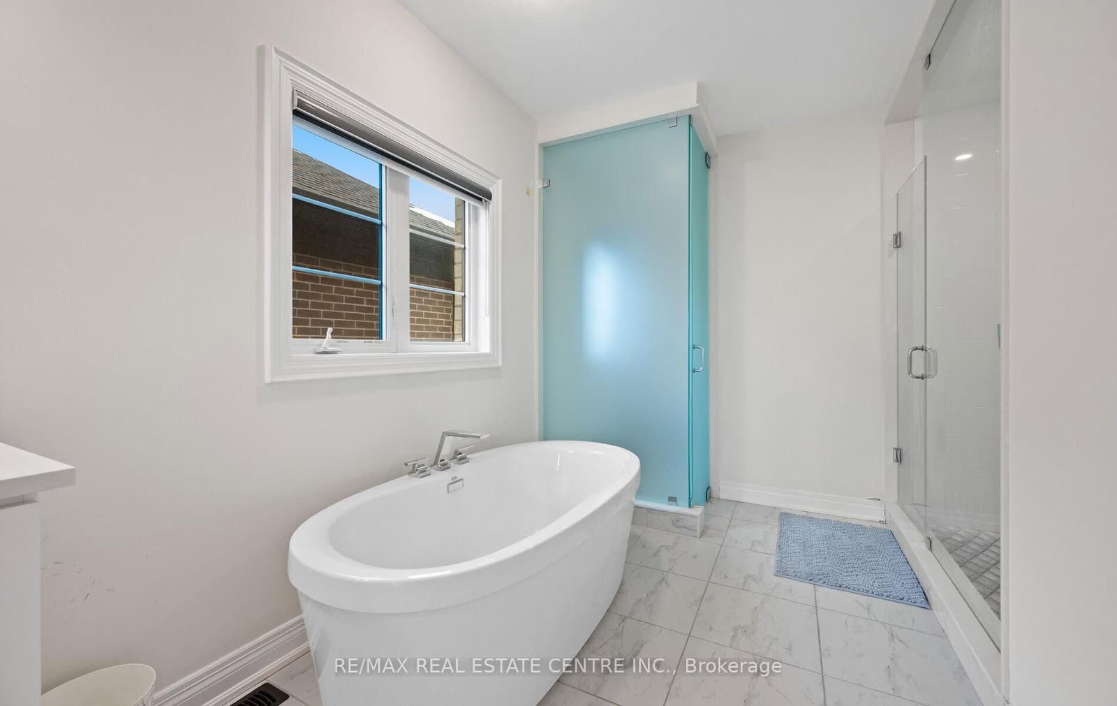 160 Wainfleet Crescent thumbnail 35