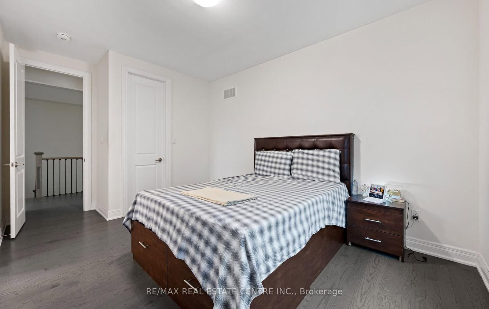 160 Wainfleet Crescent thumbnail 38