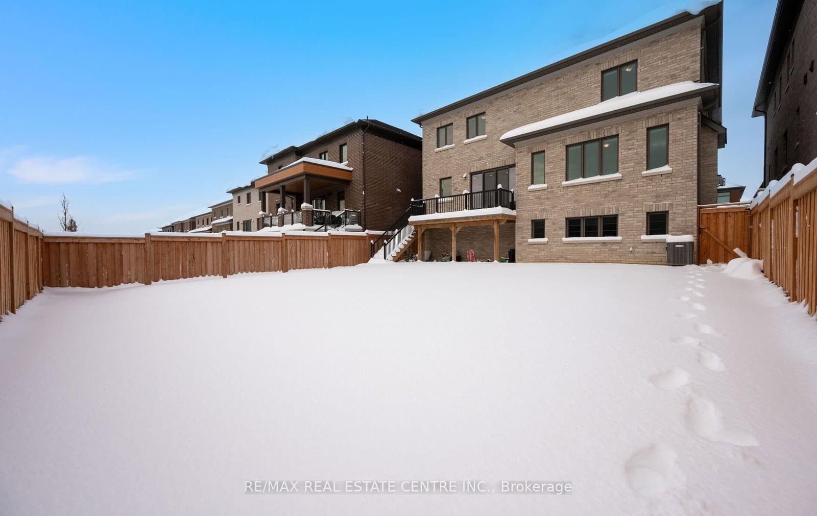 160 Wainfleet Crescent thumbnail 46