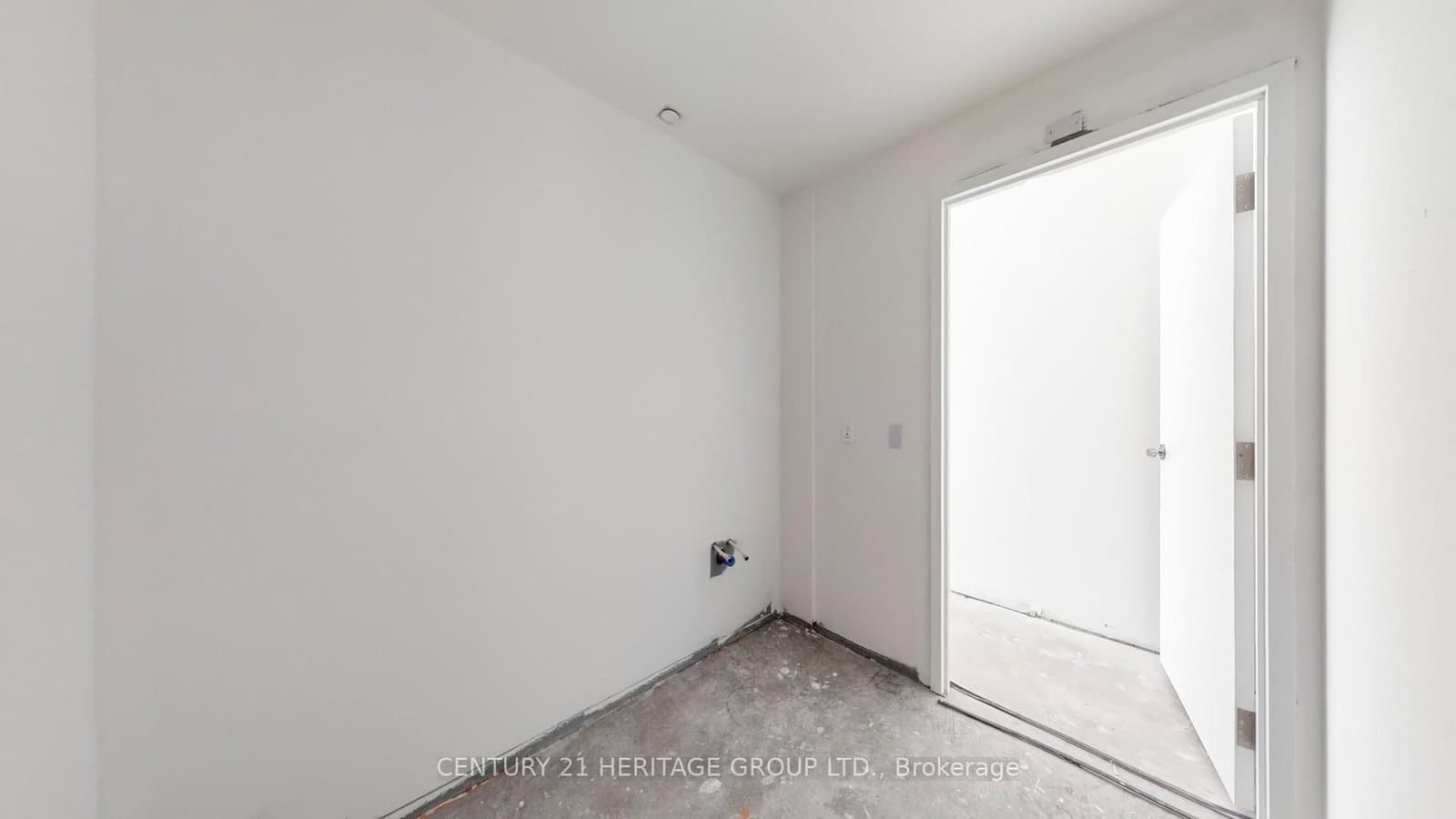 8888 YONGE Street, Unit 103 L/W thumbnail 40