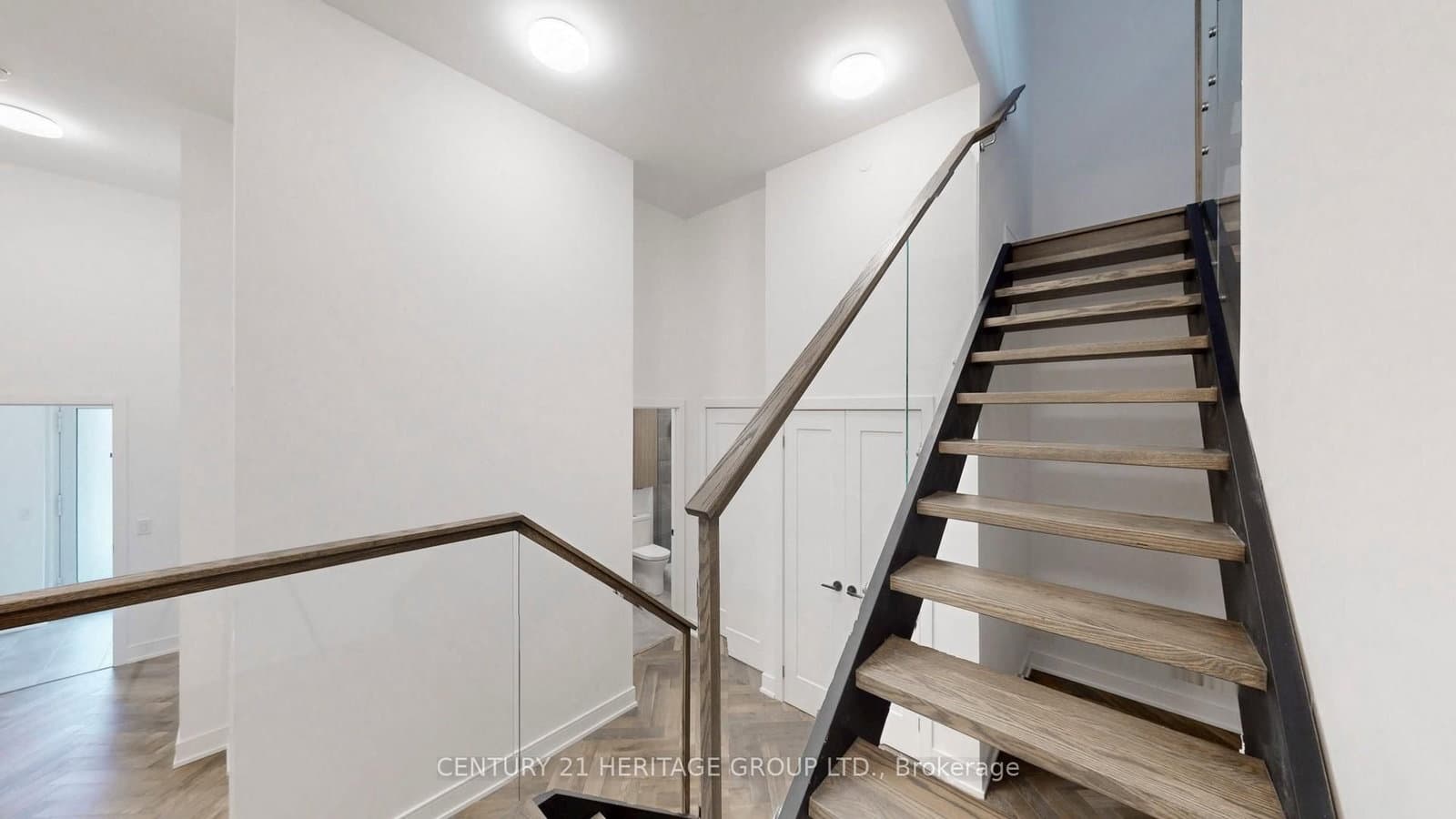 8888 YONGE Street, Unit 103 W/L thumbnail 19