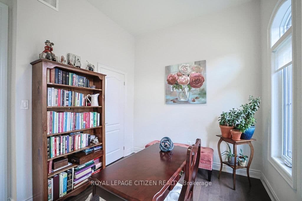19 Westmount Drive thumbnail 18