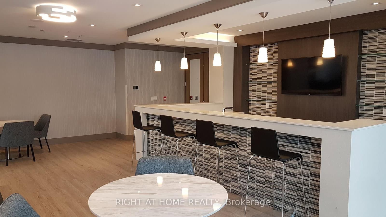 25 Water Walk Drive, Unit 710 thumbnail 16