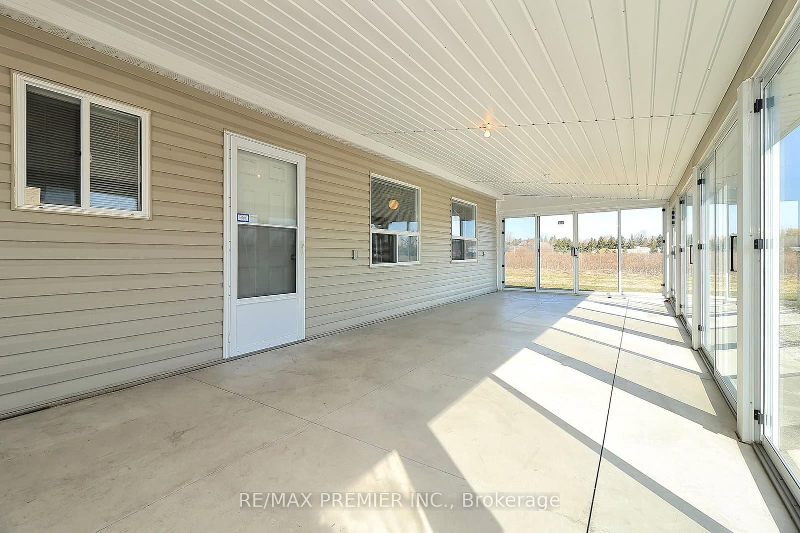 6080 King Vaughan Road thumbnail 4