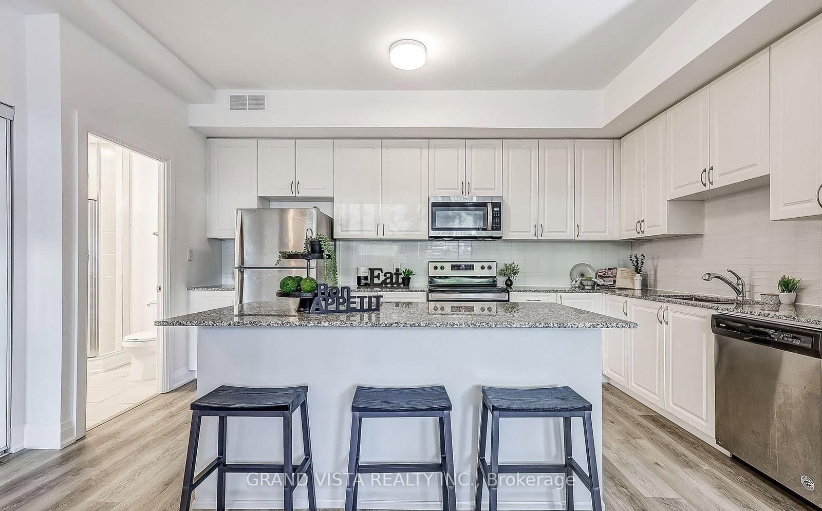 5279 Highway 7, Unit B602 thumbnail 12