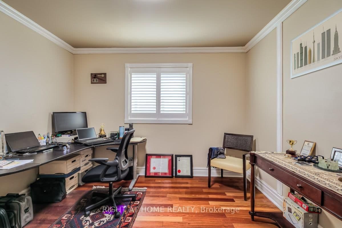 160 Carrington Drive thumbnail 14