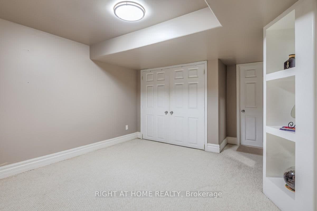 160 Carrington Drive thumbnail 28