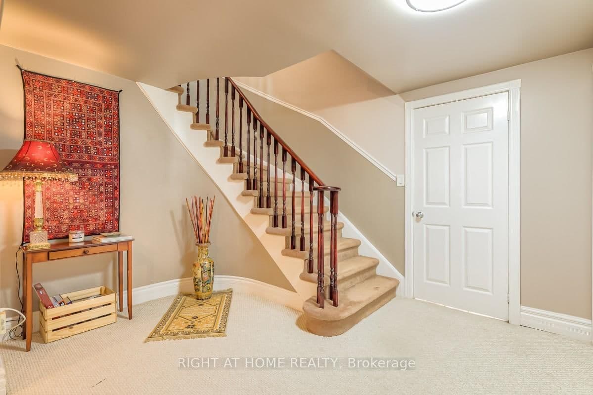 160 Carrington Drive thumbnail 31