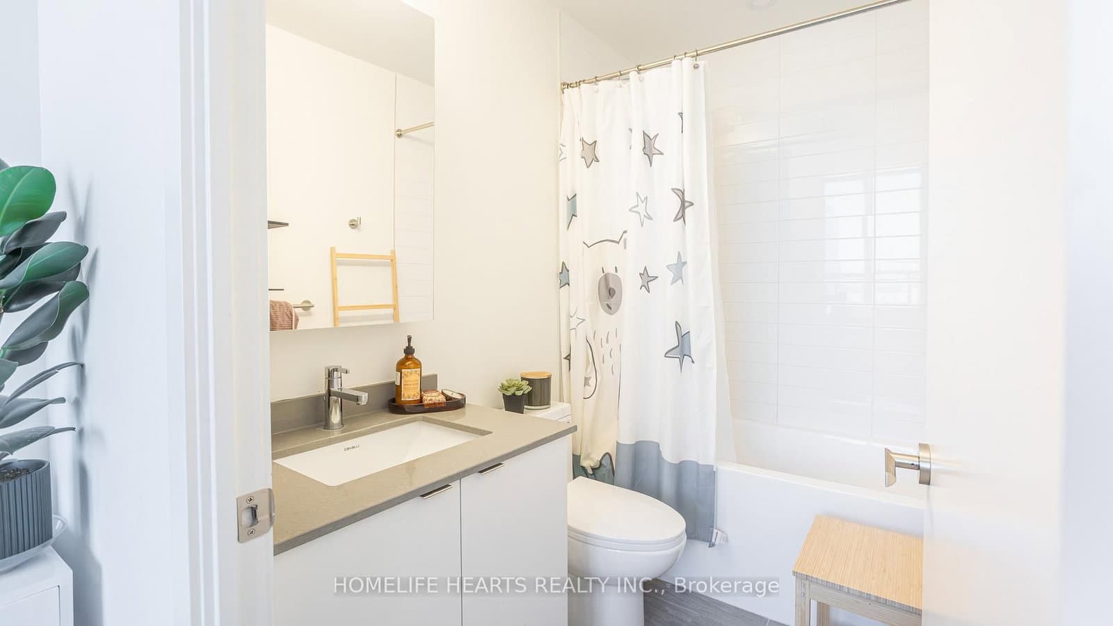 8868 Yonge Street, Unit 818 thumbnail 13